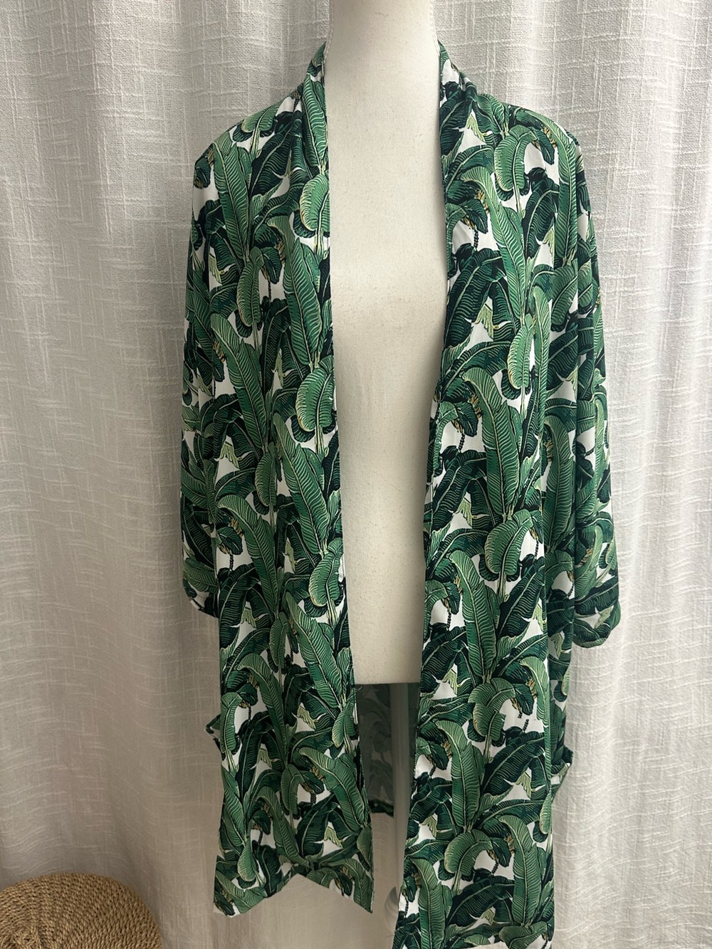 Poprageous kimono or beach coverup M/L NWOT